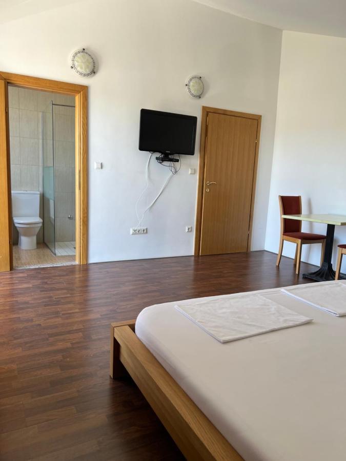 Studio Apartman Cesarica Exteriör bild