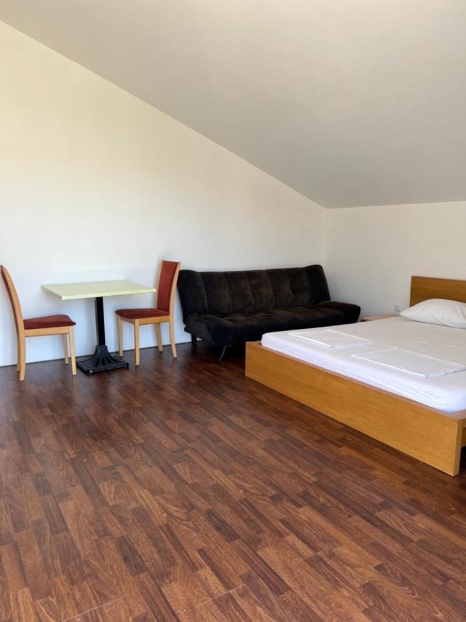 Studio Apartman Cesarica Exteriör bild